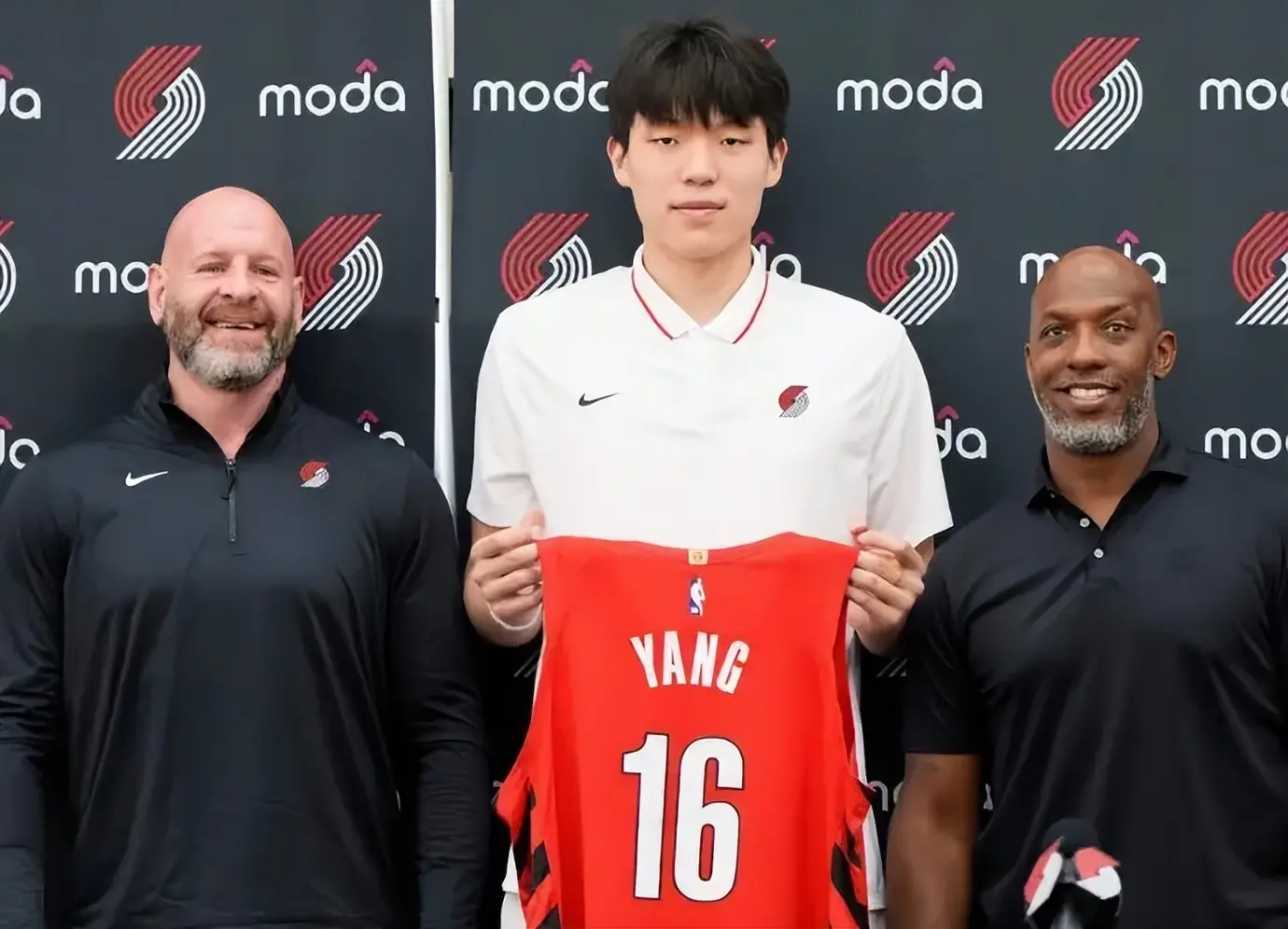 箭潜力新星, 名记海耶斯, Kix