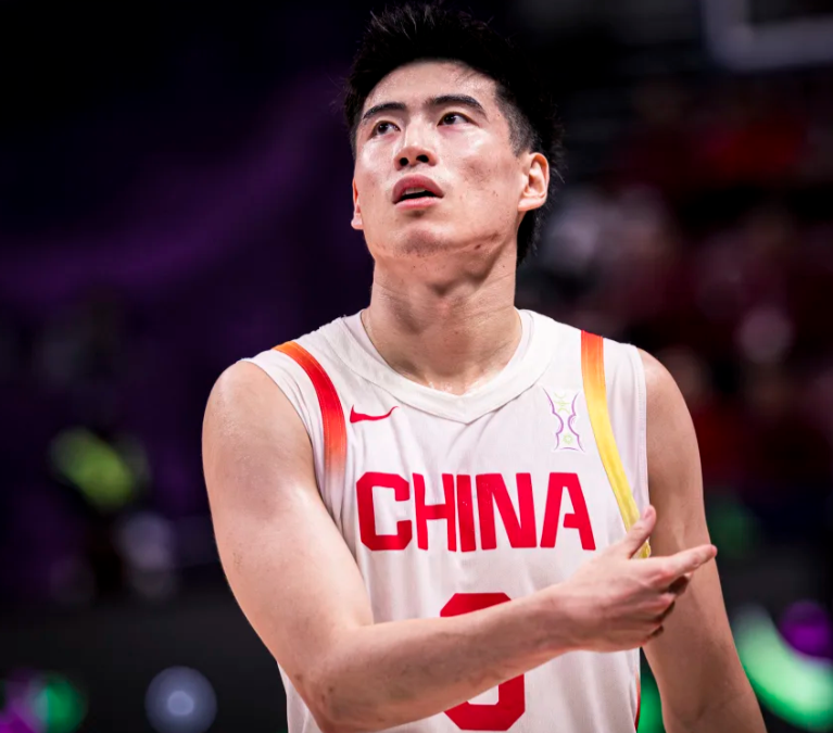 赵睿立马回 赵睿立马回