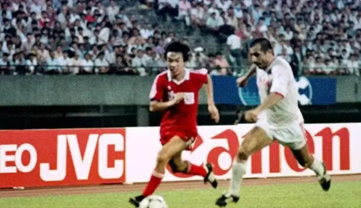 必须严厉禁, 飞还有高中