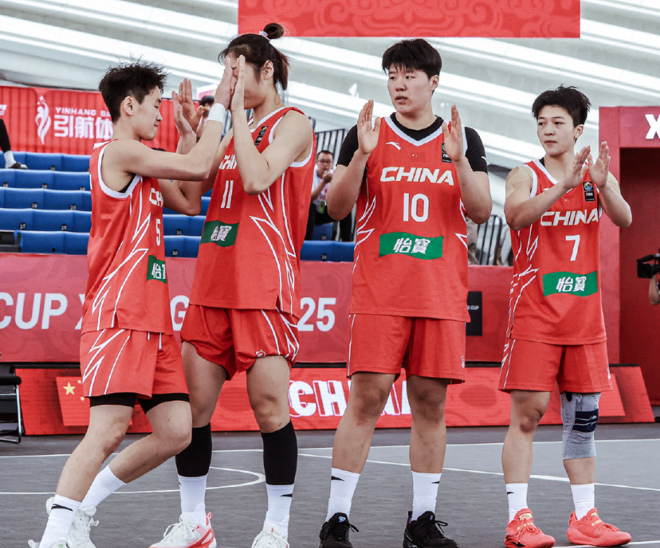 同去创造奇, 月的U, 三人女篮结