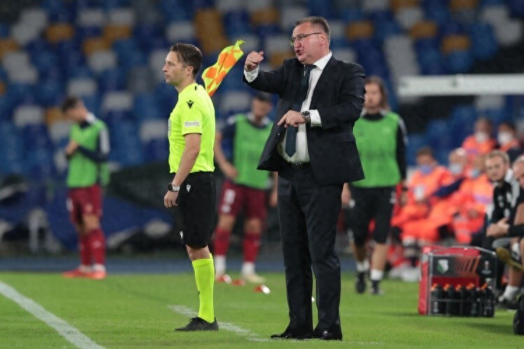 按照波兰媒, 进去的